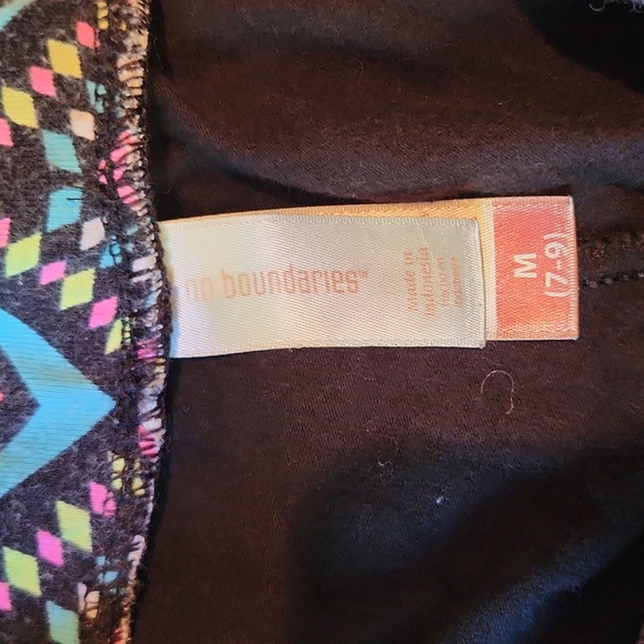 No Boundaries | Neon Fold Over Crops - Picture 3 of 9